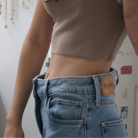 Hollister High Rise Ripped Vintage Baggy Jeans - Picture 4 of 7